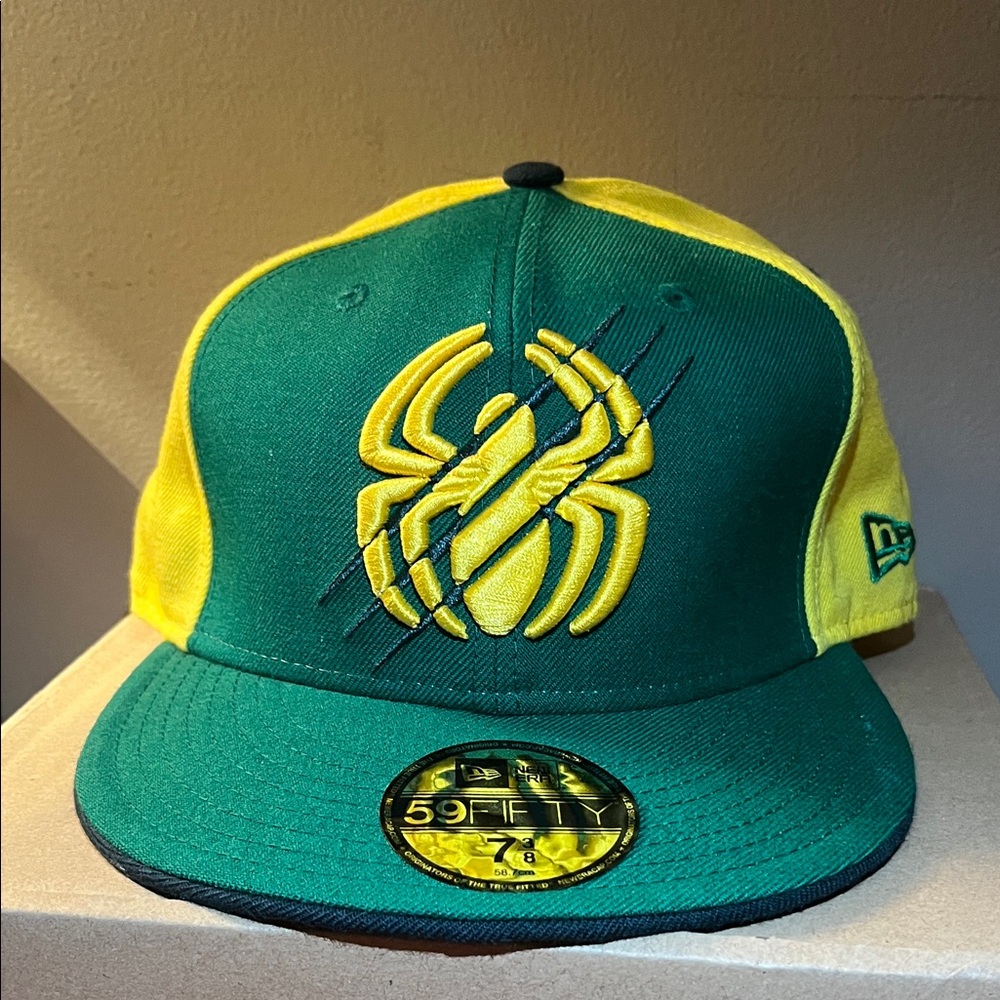 New Era Fitted 59Fifty Baseball Hat Green and Yellow Cap Spider Marvel Comics